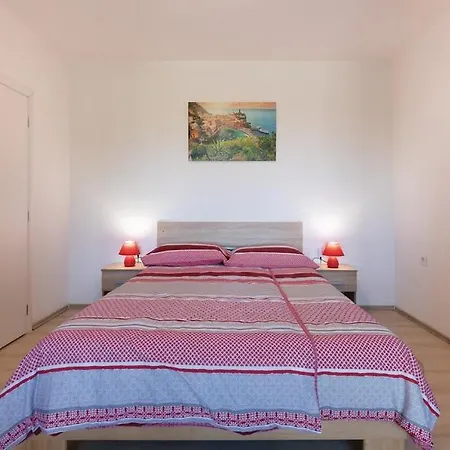 Popovic Апартаменты Пула